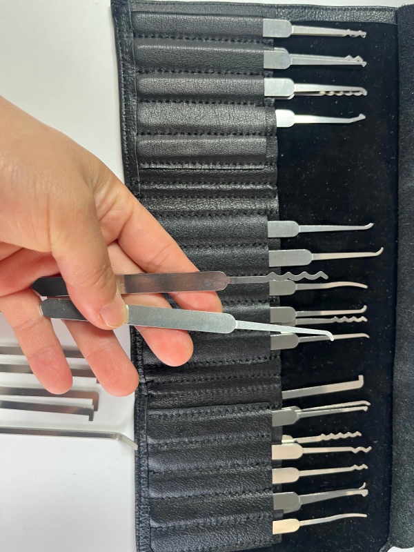Single-hook lock picking tool set - civilian lock picking tools